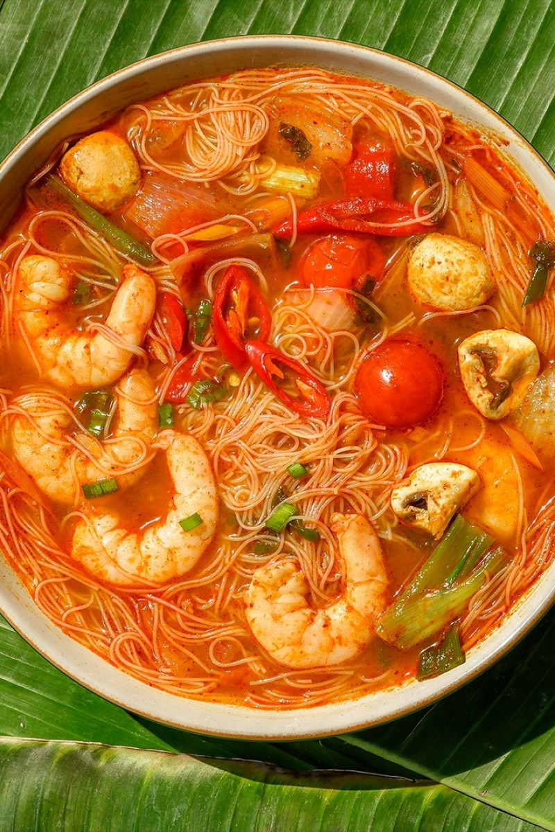 New Dish 🌱 Tom Yam Noodle Soup 

Hot & sour Thai soup. Choice of chicken or prawns, and served with...